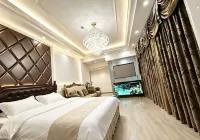 Peninsul Meili Hotel (Baolong Plaza · Pangdonglai Sanpang Branch) - Park Yeri