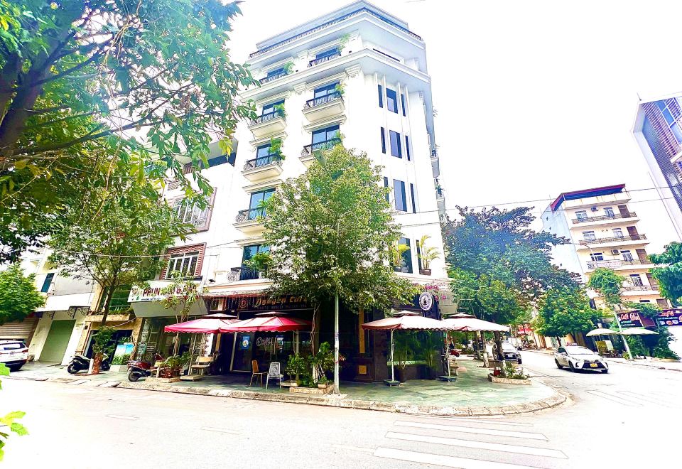 Khach San Huong Man Lau - Housity