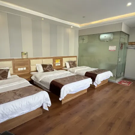 Qilong Express Hotel (Tumen's Second Department Store)