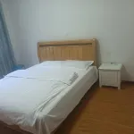 Spring Yan Homestay Hotels in Zhonggu Village/Mugecuo