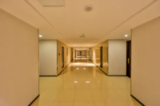 Alice Yinying City View Apartment (Qingnian Street Color TV Tower)