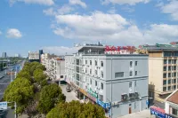 Magnotel Hotel (Zhenjiang Dagang Port Basin Wharf Tonggang Road) Hotels near Zhenjiang Dalu General Airport