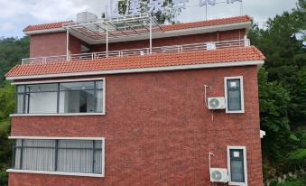 Shixing Mountain Xiquangu Homestay