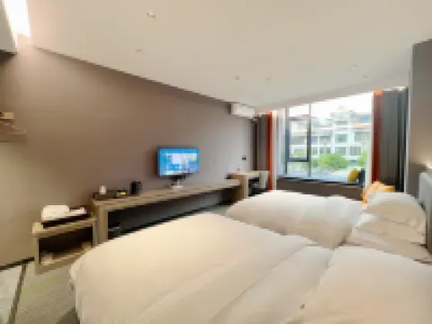 Grammy Light Luxury Hotel
