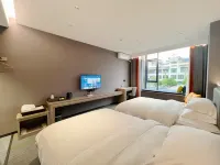 Grammy Light Luxury Hotel