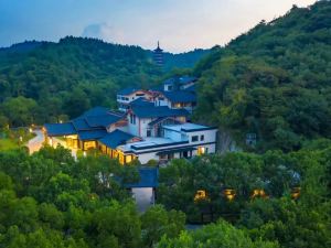 Xinchang Big Buddha Temple Fanyin Hotel