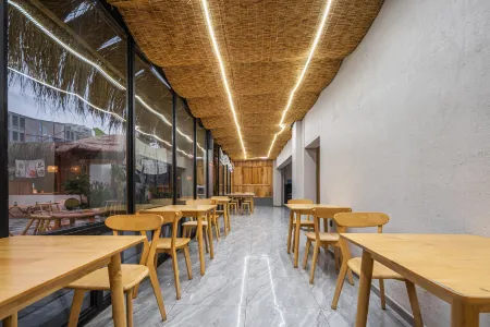 Tianjiao Lezhi Hotel (Chongqing Shizhu High-speed Railway Station) Отели в г. Шичжу-Туцзяский автономный уезд