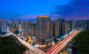 Vienna International Hotel (Fangchenggang Administration Center High-speed ​​Railway Station)