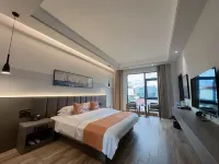 โรงแรมฮอลิเดย์หยุนฟาน เหมิงหลา - โรงแรมราคาถูก