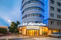 白玉蘭飯店（寧德福鼎中滙廣場店） 黃家莊遊樂園附近的飯店