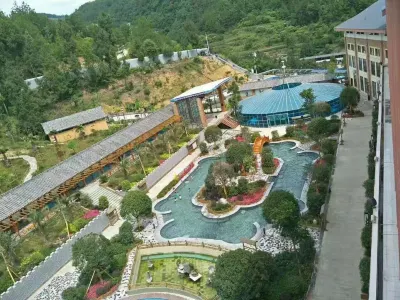 Guangwushan Hot Spring Tourism Hotel Hotels near Nanjiang Guangyun Station