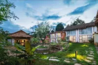 Kunming Ximeng Ayu Sheye Homestay (Changshui International Airport Branch) Отели рядом с достопримечательностью «Yunnan Vocational and Technical College of Agriculture Multi-media Classroom (Three)»