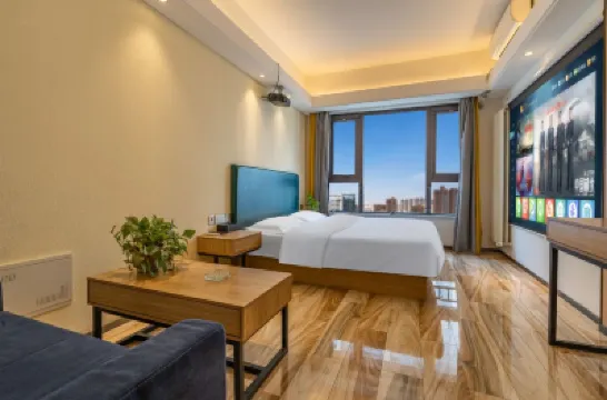 Sheraton Hotel (Zhongyuan Futa Qilihe Subway Station) Hotels near Fu Tower