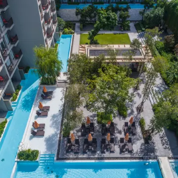 Proud Phuket, Naiyang Beach Отели рядом с достопримечательностью «Пляж Наитхон»