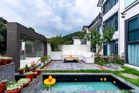 Floral Hotel· Fengxutai Hot Spring Hotel(Laojunshan Yunjing Cableway Branch) - Swimmingpools