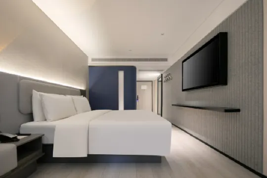 Wuhan Jiangtan Jianghan Road Pedestrian Street Qingju Hotel