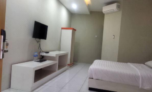 Royal Kencana Hotel powered by Cocotel - Housity