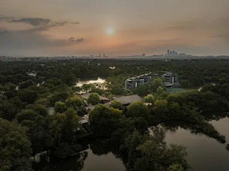 Small Luxury Hotels of The Word-Hangzhou Muh Shoou Xixi Hotel Отели рядом с достопримечательностью «Zhejianggongye University (pingfengxiaoqu)»