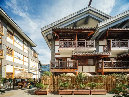 Xianshiyijiu Homestay（Dujiangyan lrrigation Project Scenic Spot Nanqiao Store） Отели рядом со станцией Liduigongyuan Railway Station