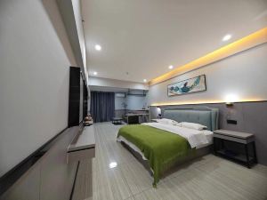 Enjoy Free Homestay (Liuzhou Guyan Street International Mall)