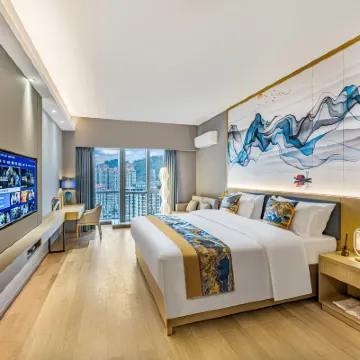 Yibo Hotel (Zhuhai Gongbei Port Fuhuali Store) Hotels near Tongxin Park