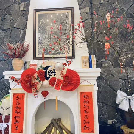 La Mandarina Hotel & Travel at 13 Hang Hanh Street Отели рядом с достопримечательностью «Хоанкием»