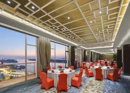 Hilton Nanjing Riverside Отели рядом с достопримечательностью «Zhongshan Ferry Terminal»
