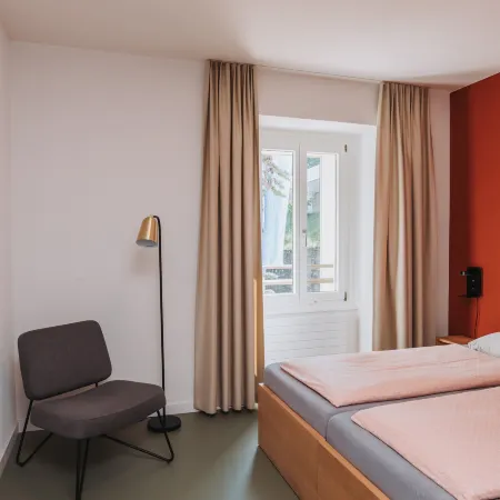 Montreux Youth Hostel Отели рядом с достопримечательностью «Mountain Studio»