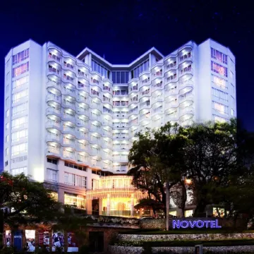 Novotel Ha Long Bay Hotel Отели рядом с достопримечательностью «Бухта Халонг»