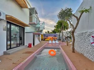 Chenxing Pool Homestay (Sanya West Island Branch)