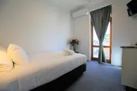 Newtown Cozy Stays Hotels in Sydenham