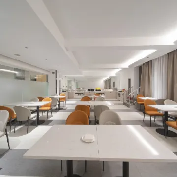 Yestour Hotel (Pingxiang Bus Terminal Vietnam Style Street)