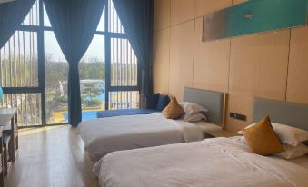 Deep Submarine Star Hotel (Yangzhou East High-speed Railway Station)