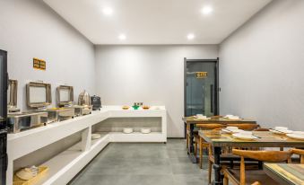 Manqing Smart Hotel (Taiyuan Changfeng Street North America New World Fashion Center)