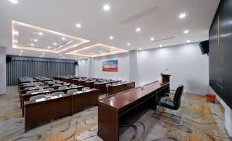 Luyuan Hotel (Shaoshan District High speed railway station store)