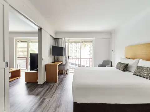 Novotel Cairns Oasis Resort