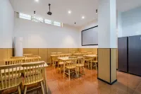 White Horse Hotel (Quzhou High speed Railway Station Branch)