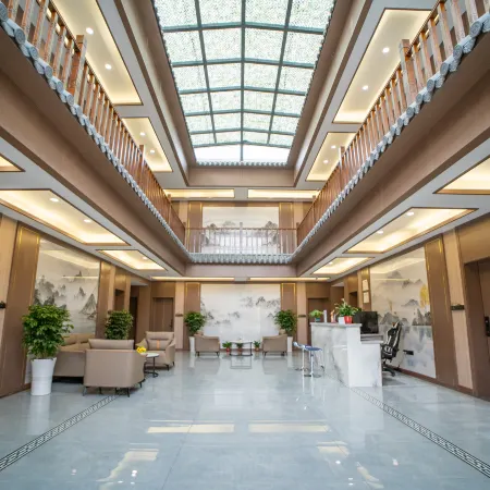Coiorful Danxia Chunyu Hotel