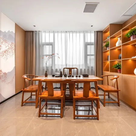 Huangting Art Hotel (Xiuwu County Government Branch)