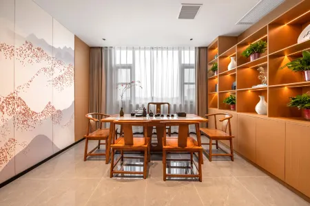 Huangting Art Hotel (Xiuwu County Government Branch)