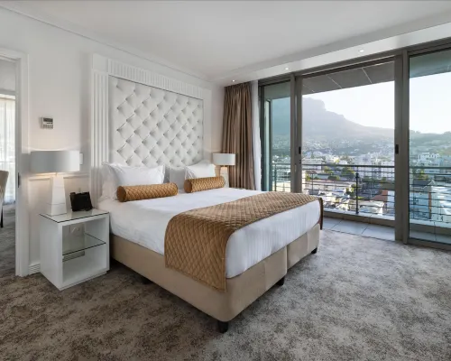 Pepperclub Hotel Hotels near Long Street Baths