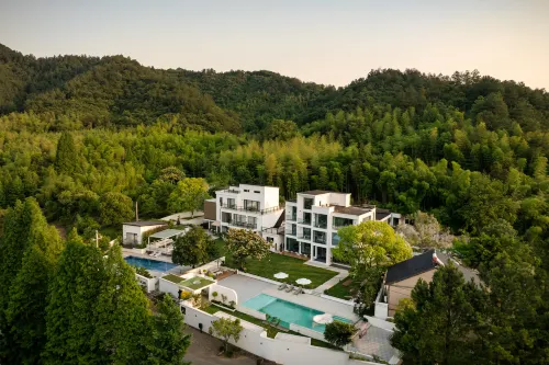 Qiqi Guesthouse Hotels in Huzhou