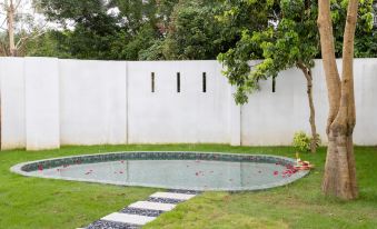 Xiangxi | Boundless Green Field · Swimming Pool Creek Campsite Homestay