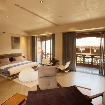 There are guest houses in Tianshui Ancient City Hotels near Yuquanguan Scenic Area