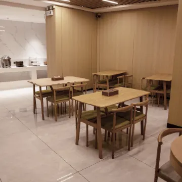 Nancheng Impression Theme Hotel
