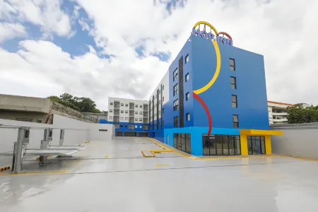 Hop Inn Hotel Davao Отели рядом с достопримечательностью «Лонг Хуа Темпл»