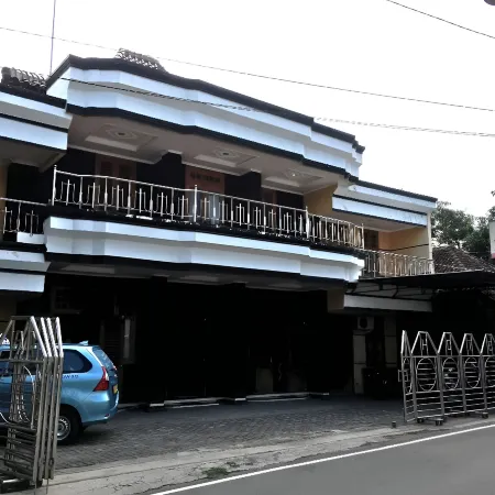 Hotel Alami near Alun-Alun Klaten