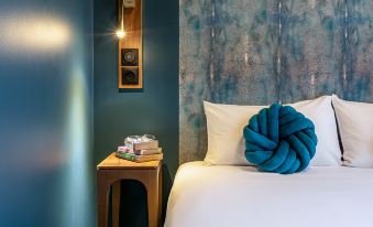 Hotel Glasgow Monceau by Patrick Hayat