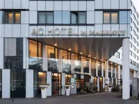 AC Hotel Paris Porte Maillot by Marriott Hotel berhampiran Yayasan Louis Vuitton