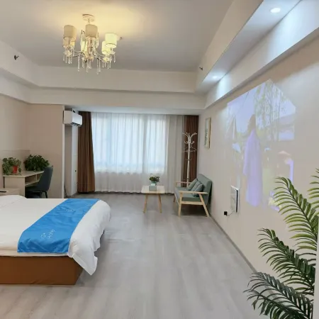 A lily wisdom hotel (Fuyang Yingzhou Wanda Store)